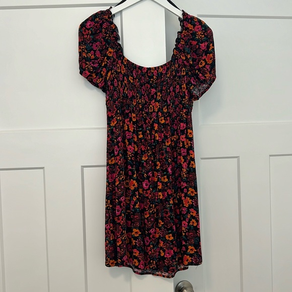 WILD FABLE DRESS. M. blk w/pink,orange flowers. pit 15” plus stretch length 33” - Picture 3 of 4